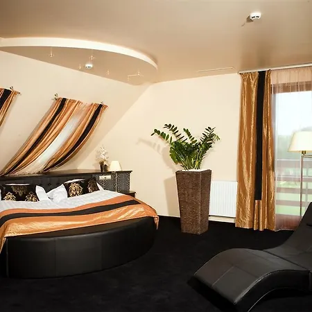 Hotel Diamant Conference, & Family 4*