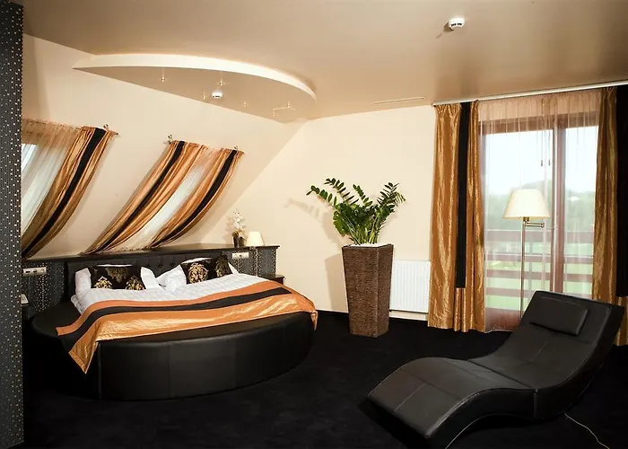 Отель Diamant Conference, & Family 4*